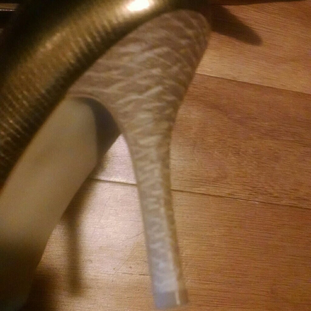 Heels - Picture 3 of 6